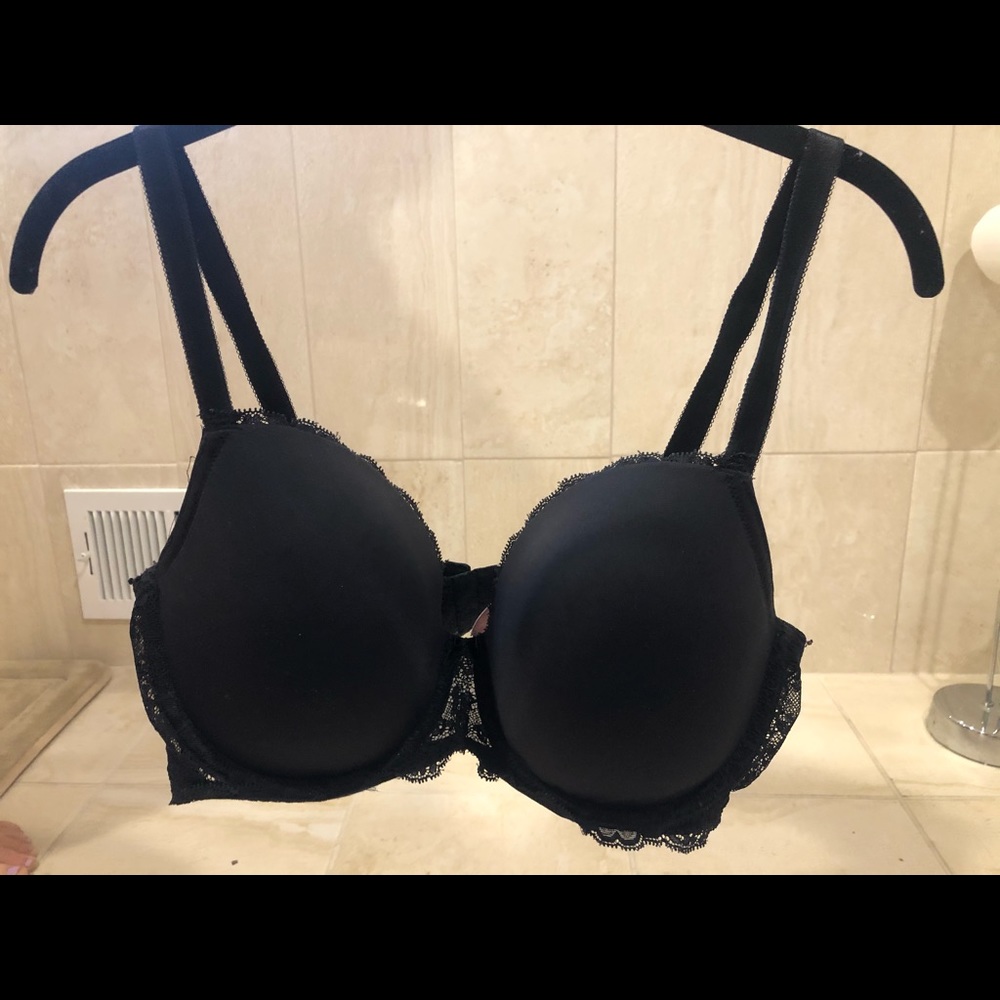 NWOT lacy vs bra